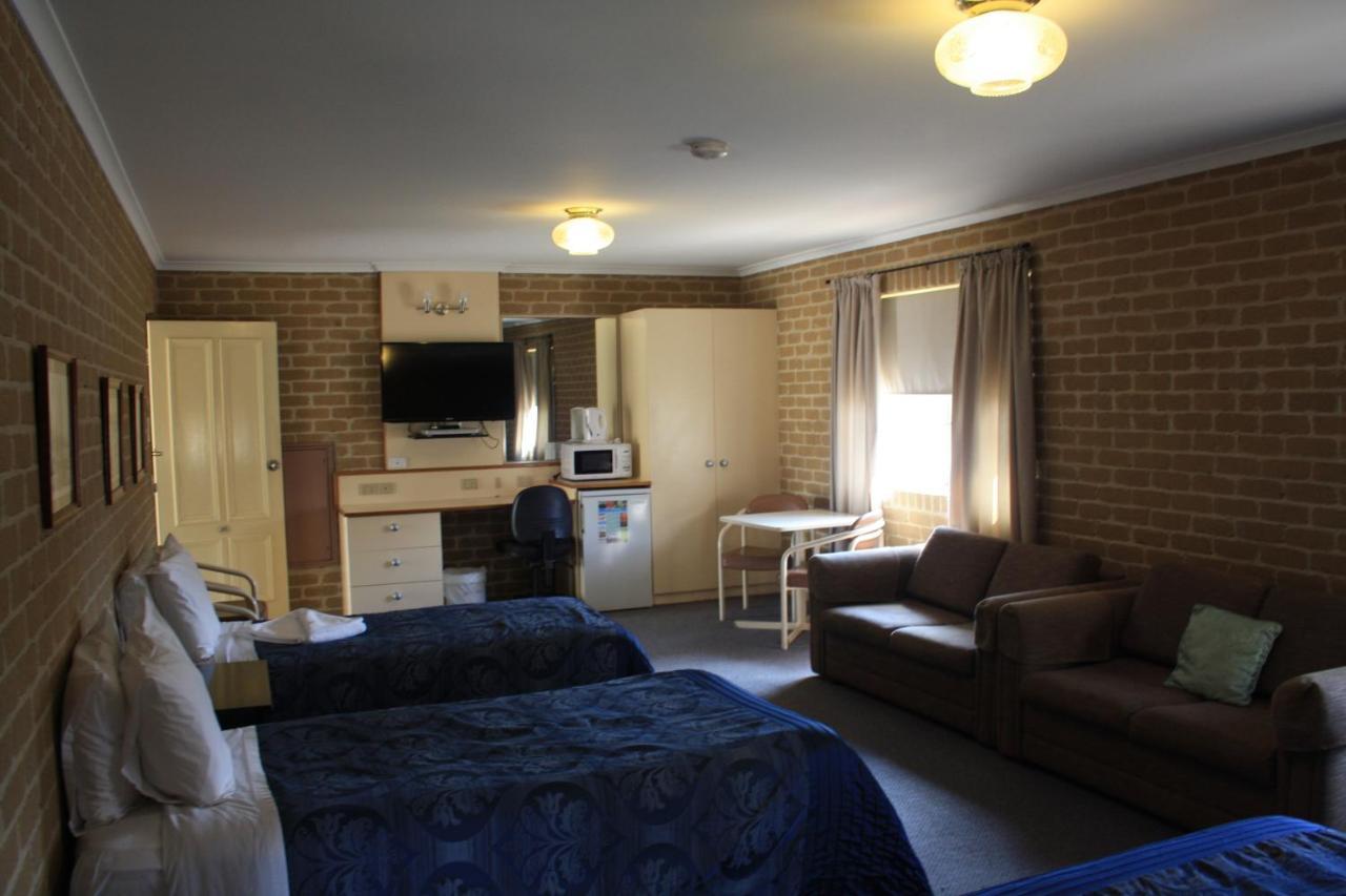 Grand Manor Motor Inn Queanbeyan Exteriér fotografie