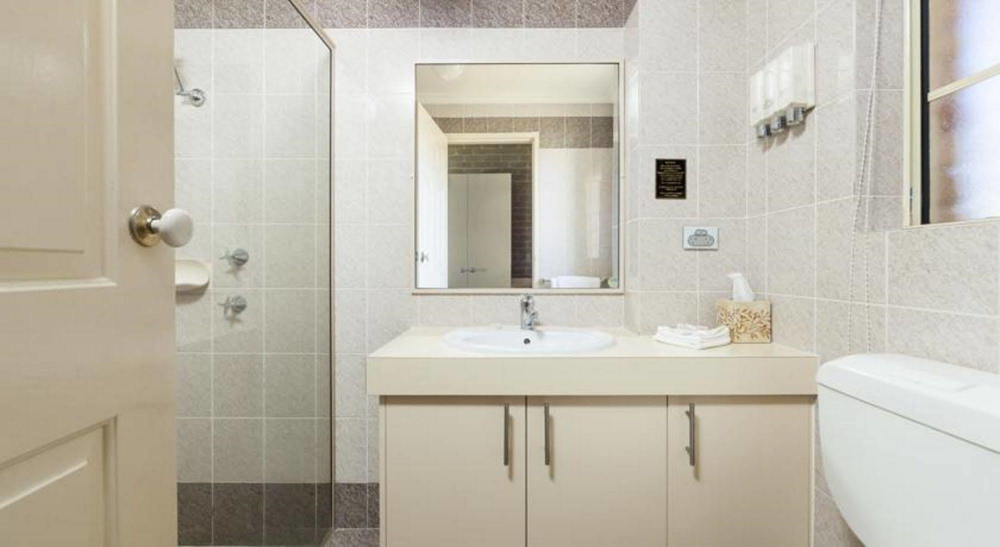 Grand Manor Motor Inn Queanbeyan Exteriér fotografie